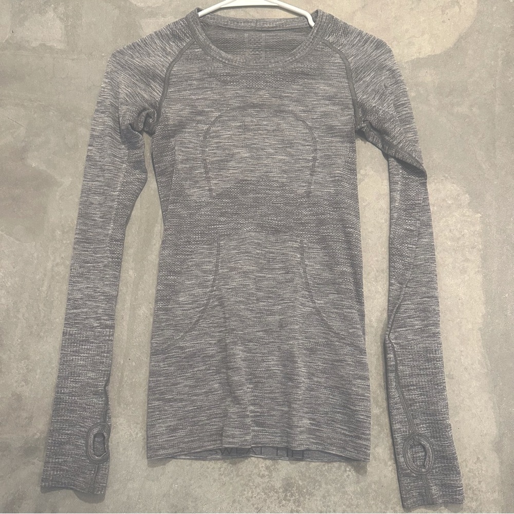 Lululemon Swiftly Tech Long Sleeve Shirt 2.0 Hip Length Slate White Grey Shirt 2